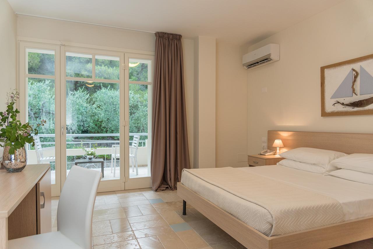 Baia Dei Mergoli Hotel Маттіната Екстер'єр фото